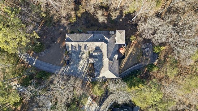 6427 Point Twenty Two, Gainesville, GA 30506