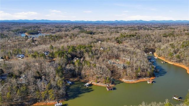 6427 Point Twenty Two, Gainesville, GA 30506