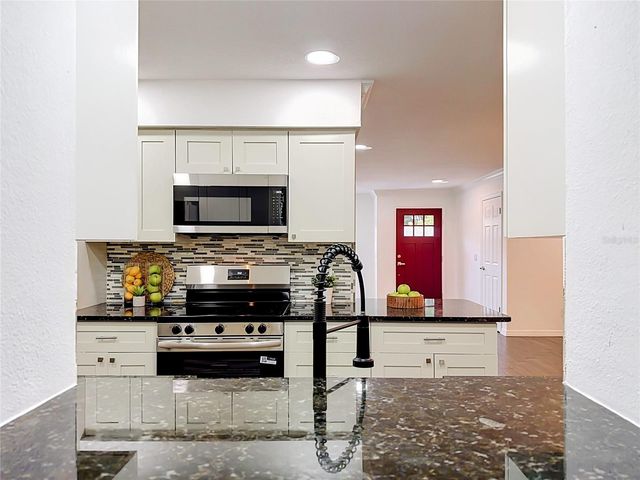 458 WEATHERSFIELD AVENUE, Altamonte Springs, FL 32714