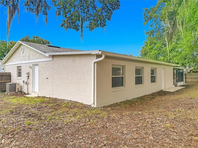 458 WEATHERSFIELD AVENUE, Altamonte Springs, FL 32714