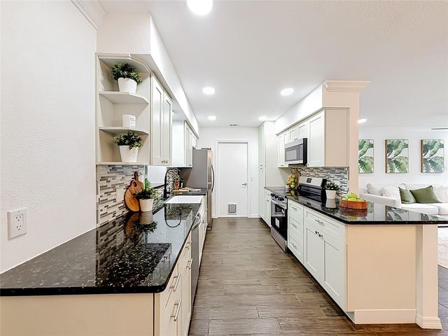 458 WEATHERSFIELD AVENUE, Altamonte Springs, FL 32714