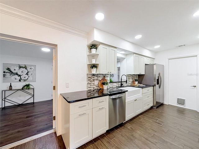 458 WEATHERSFIELD AVENUE, Altamonte Springs, FL 32714