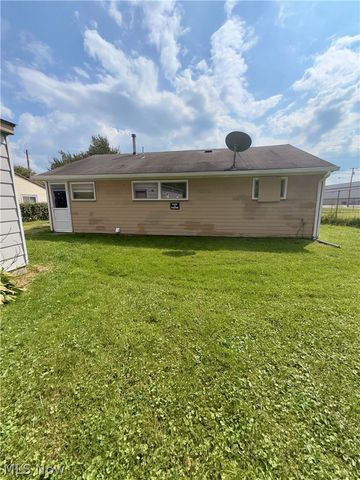 1884 Victoria Street SW, Warren, OH 44485