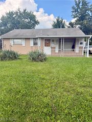 1884 Victoria Street SW, Warren, OH 44485