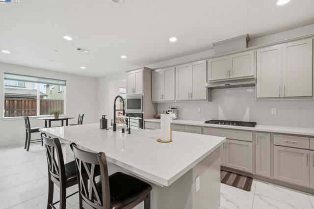 3039 Paxton Ct, Lathrop, CA 95330