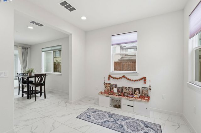 3039 Paxton Ct, Lathrop, CA 95330