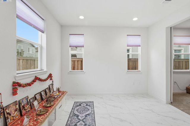 3039 Paxton Ct, Lathrop, CA 95330