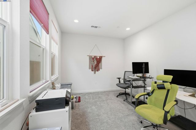 3039 Paxton Ct, Lathrop, CA 95330