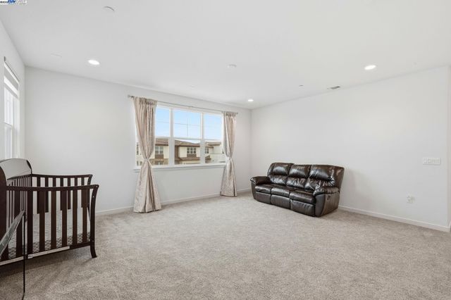 3039 Paxton Ct, Lathrop, CA 95330