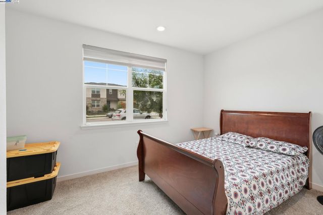 3039 Paxton Ct, Lathrop, CA 95330