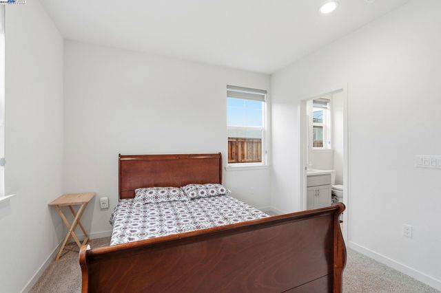 3039 Paxton Ct, Lathrop, CA 95330