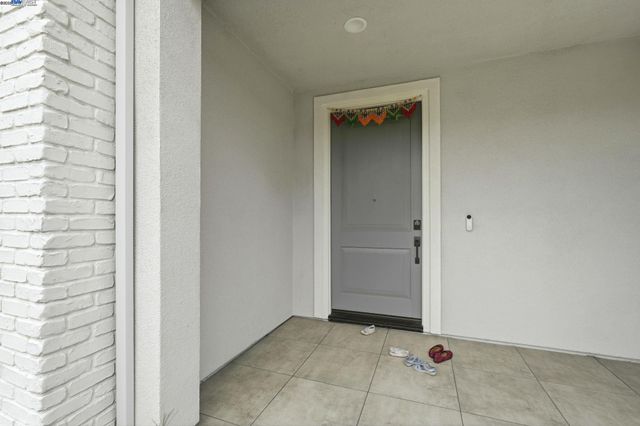 3039 Paxton Ct, Lathrop, CA 95330