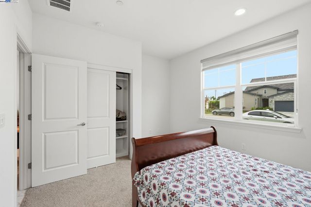 3039 Paxton Ct, Lathrop, CA 95330