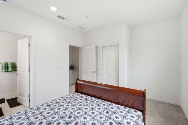 3039 Paxton Ct, Lathrop, CA 95330