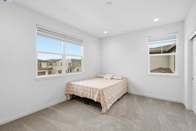 3039 Paxton Ct, Lathrop, CA 95330