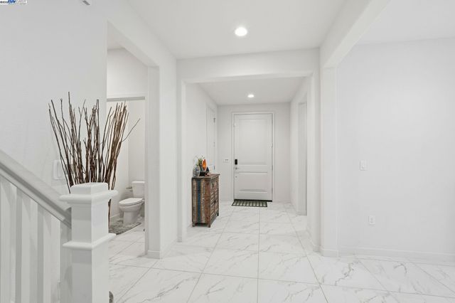 3039 Paxton Ct, Lathrop, CA 95330