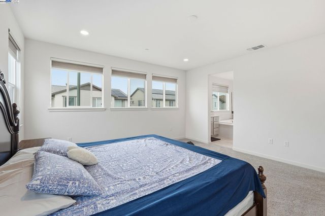 3039 Paxton Ct, Lathrop, CA 95330