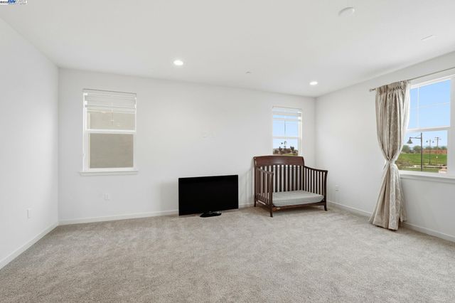 3039 Paxton Ct, Lathrop, CA 95330