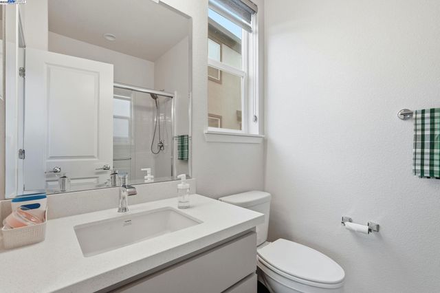 3039 Paxton Ct, Lathrop, CA 95330