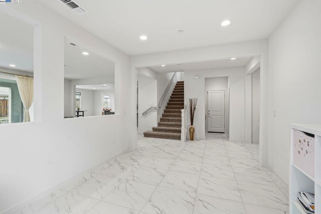 3039 Paxton Ct, Lathrop, CA 95330