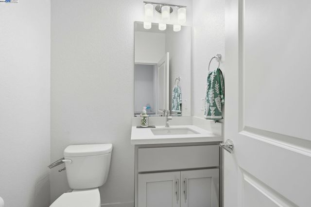 3039 Paxton Ct, Lathrop, CA 95330