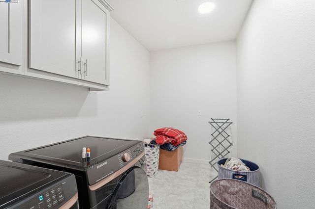 3039 Paxton Ct, Lathrop, CA 95330