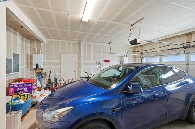 3039 Paxton Ct, Lathrop, CA 95330