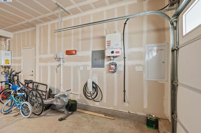 3039 Paxton Ct, Lathrop, CA 95330