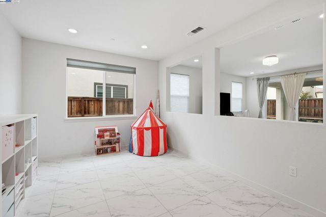 3039 Paxton Ct, Lathrop, CA 95330