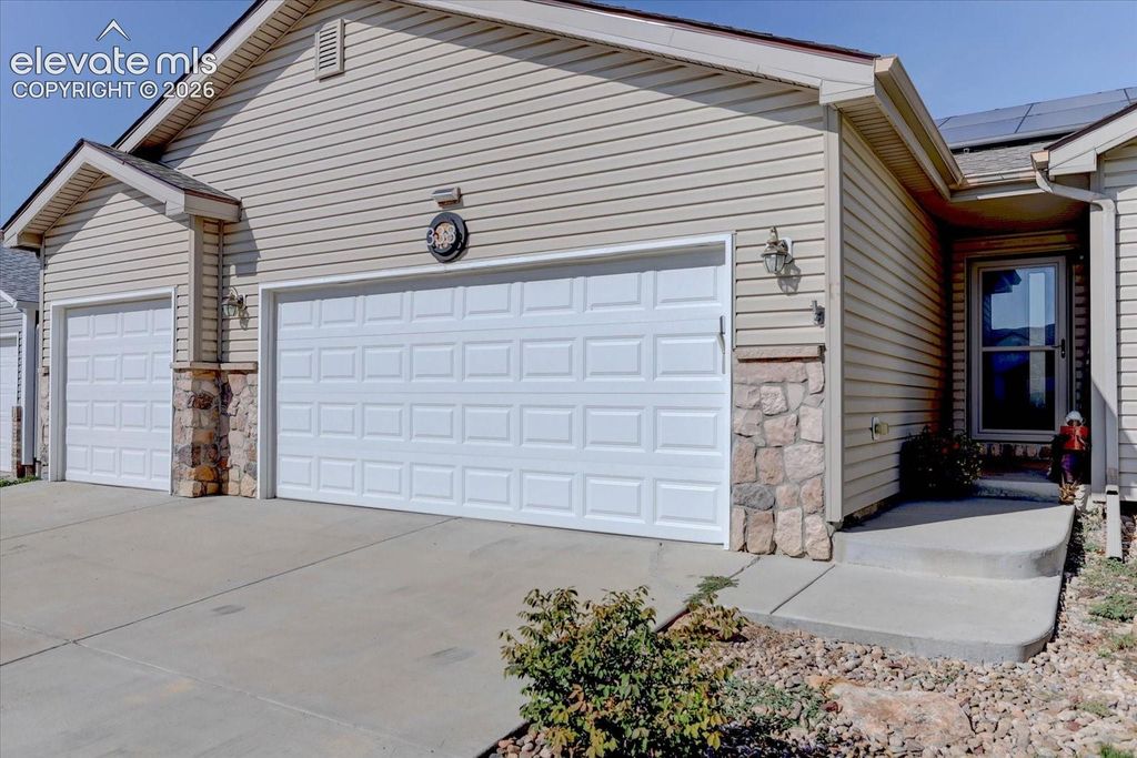 338 Hawthorne Avenue, Johnstown, CO 80534 — photo 3