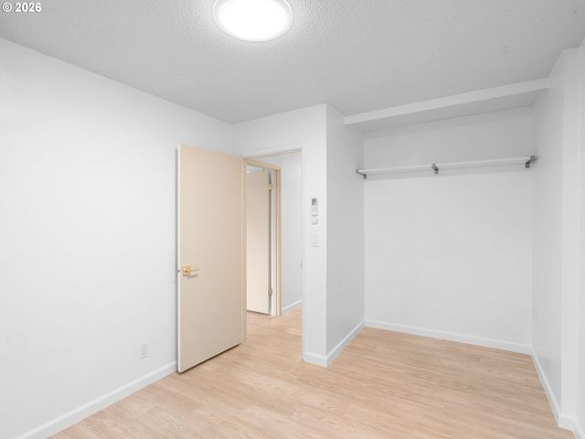 2393 Sw PARK Pl 112, Portland, OR 97205