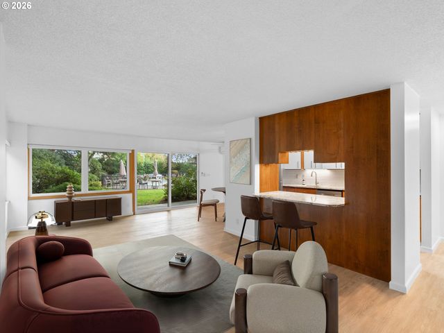 2393 Sw PARK Pl 112, Portland, OR 97205