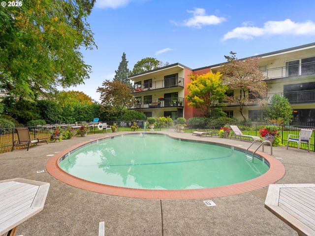 2393 Sw PARK Pl 112, Portland, OR 97205
