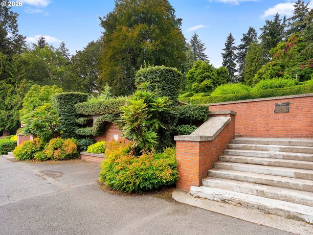 2393 Sw PARK Pl 112, Portland, OR 97205