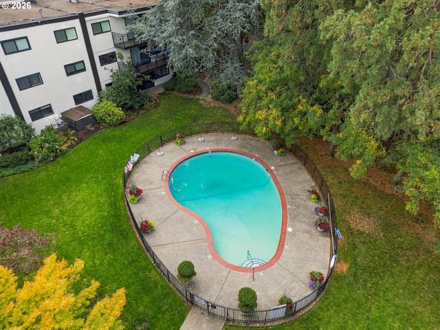 2393 Sw PARK Pl 112, Portland, OR 97205