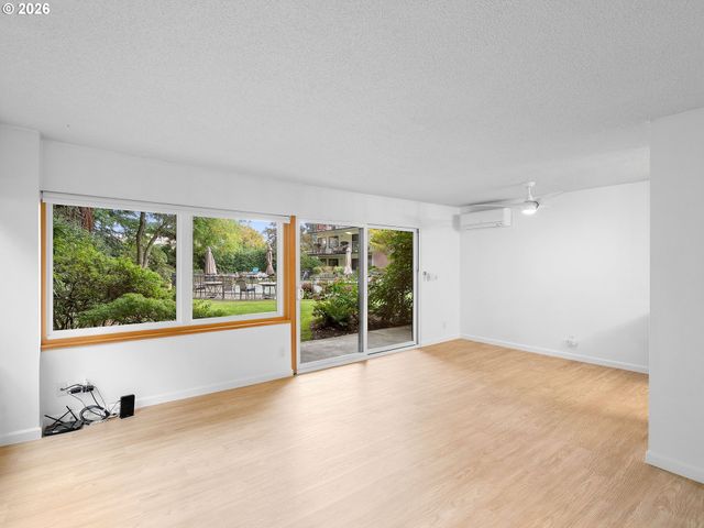 2393 Sw PARK Pl 112, Portland, OR 97205