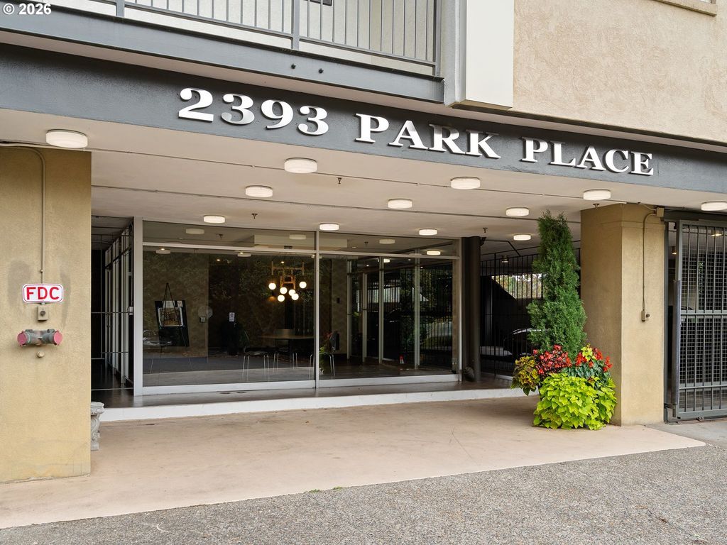 2393 Sw PARK Pl 112, Portland, OR 97205