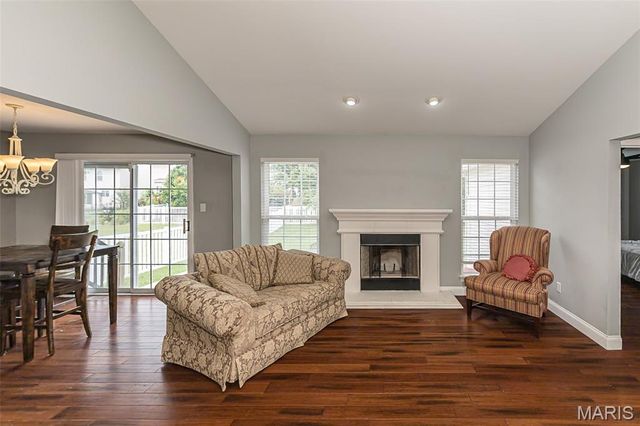 4335 Northpoint Circle, St Louis, MO 63129