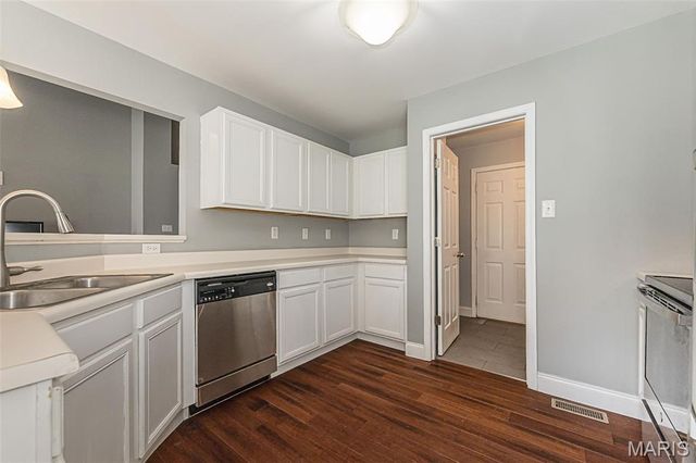 4335 Northpoint Circle, St Louis, MO 63129