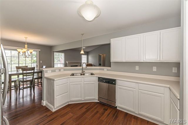4335 Northpoint Circle, St Louis, MO 63129