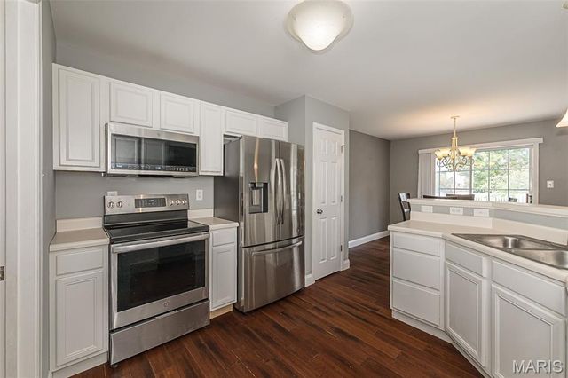 4335 Northpoint Circle, St Louis, MO 63129