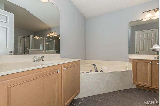 4335 Northpoint Circle, St Louis, MO 63129