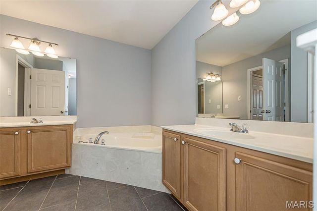 4335 Northpoint Circle, St Louis, MO 63129
