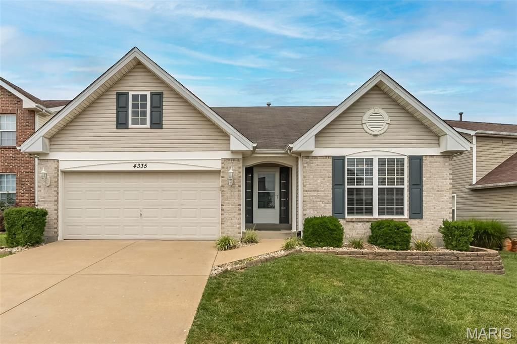 4335 Northpoint Circle, St Louis, MO 63129