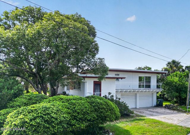 1476 N Peninsula Drive, Daytona Beach, FL 32118