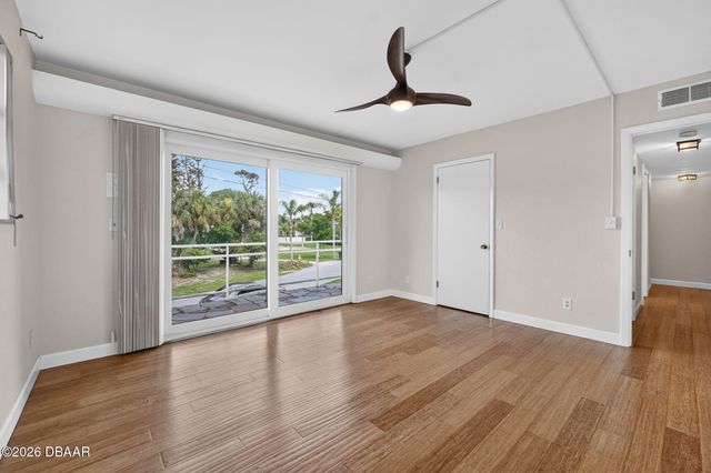 1476 N Peninsula Drive, Daytona Beach, FL 32118