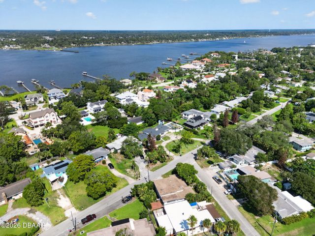 1476 N Peninsula Drive, Daytona Beach, FL 32118