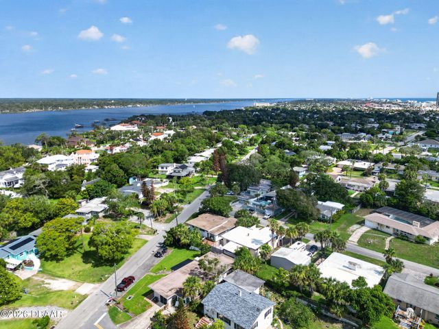1476 N Peninsula Drive, Daytona Beach, FL 32118
