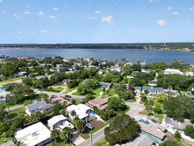1476 N Peninsula Drive, Daytona Beach, FL 32118