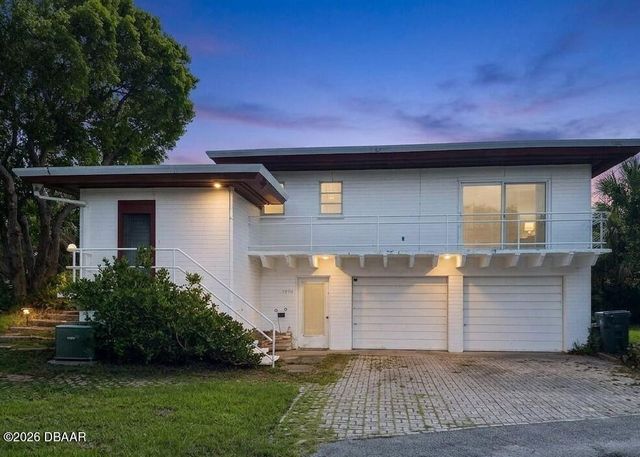 1476 N Peninsula Drive, Daytona Beach, FL 32118